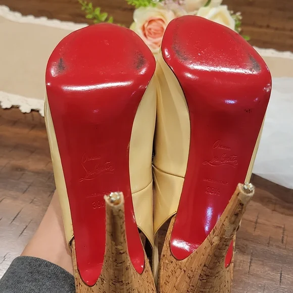 Authentic Loubatin high heels - Picture 8 of 10